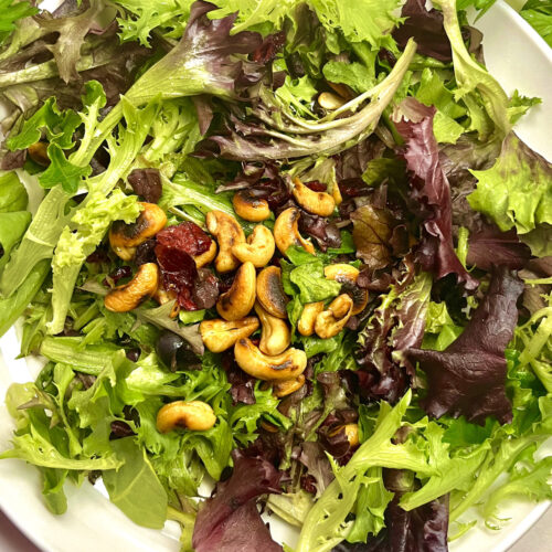 green salad with cashews