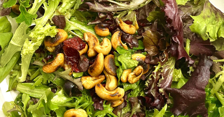 green salad with cashews