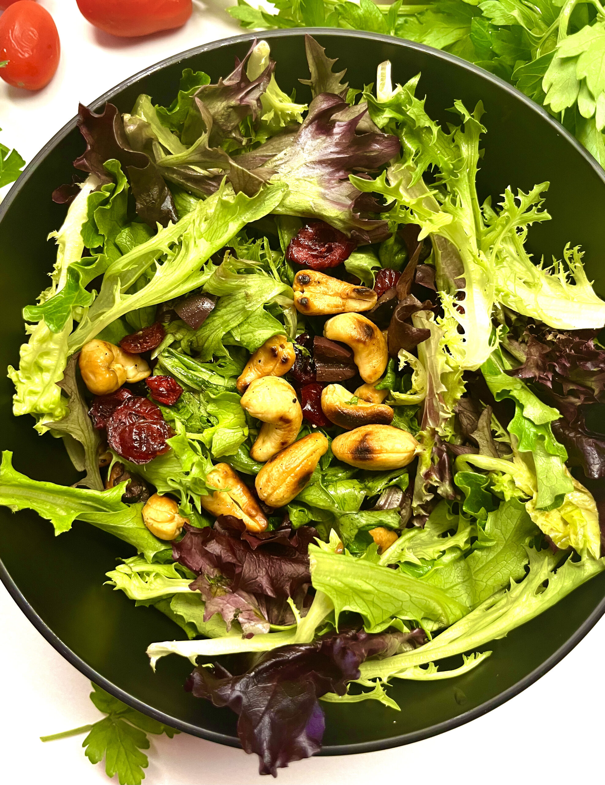 green salad in bowl