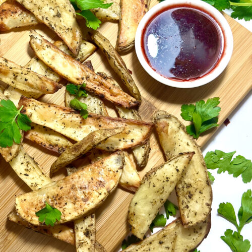 baked potato wedges with sauce