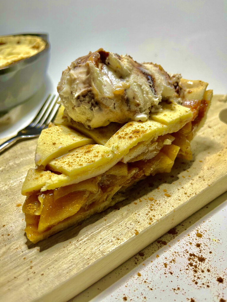 apple pie slice with ice cream