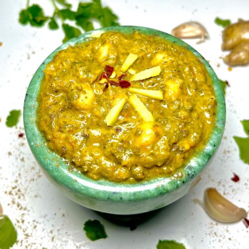 creamy kale saag in bowl